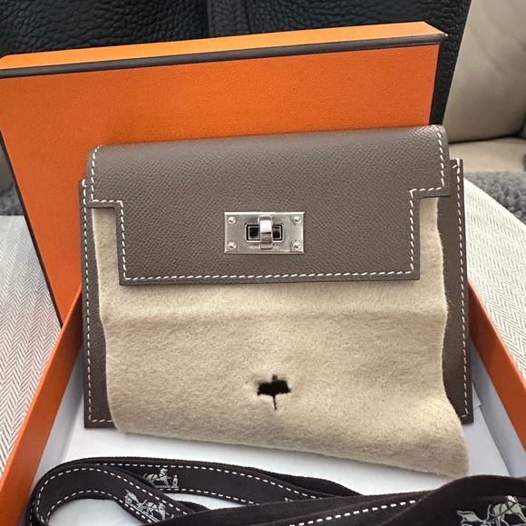 ❗️SOLD❗️BNWT HERMÈS KELLY POCKET COMPACT - Picture 3 of 6